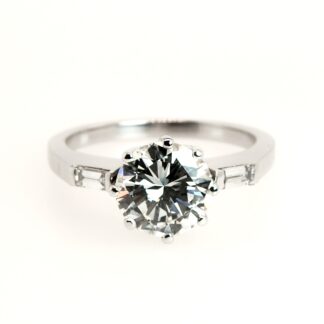Klassischer Solitärring aus 750 Weißgold mit natürlichem Brillanten von 1,68 ct